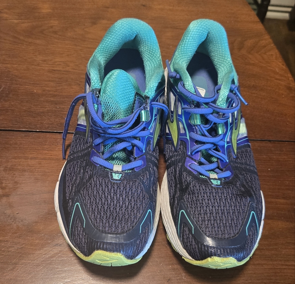 Brooks Ravenna Wonen's Running Shoe - Picture 2 of 10
